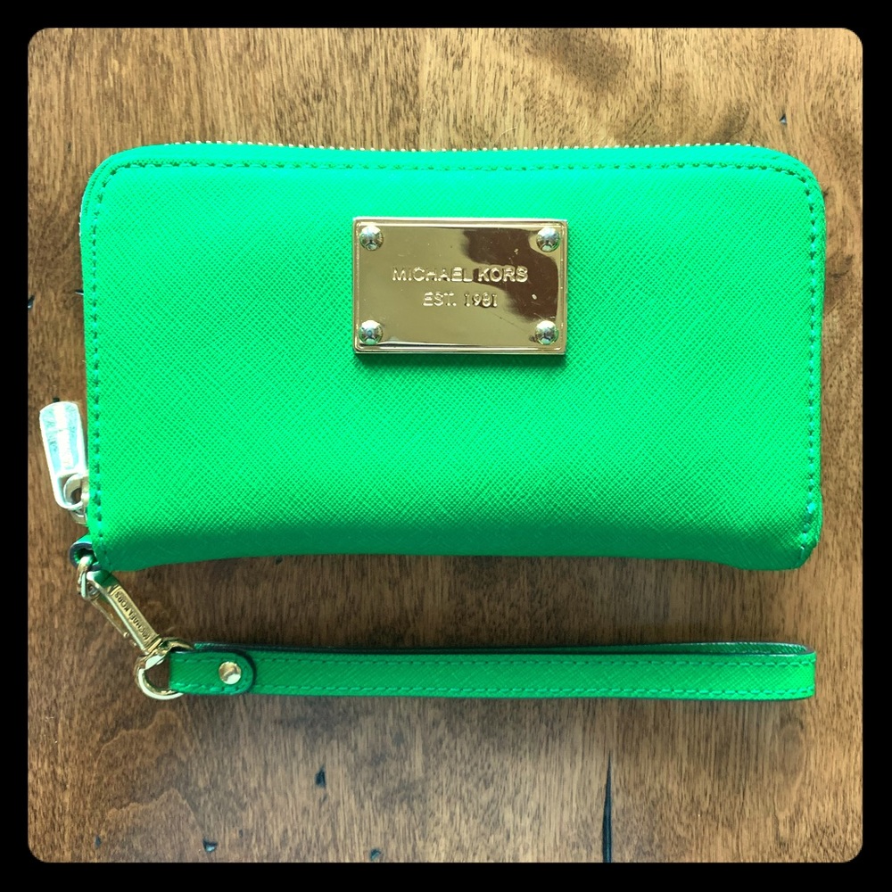 MICHAEL KORS wristlet
